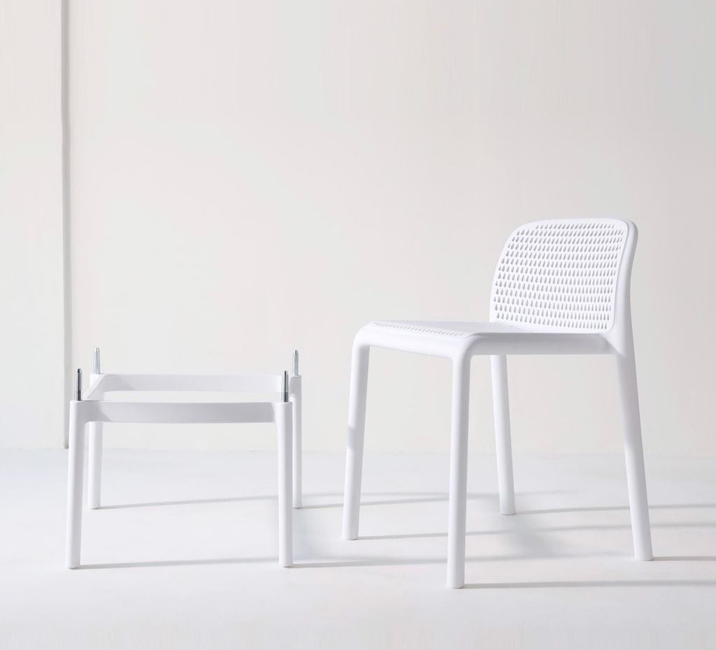 GHẾ CAFE NHỰA NGUYÊN SINH