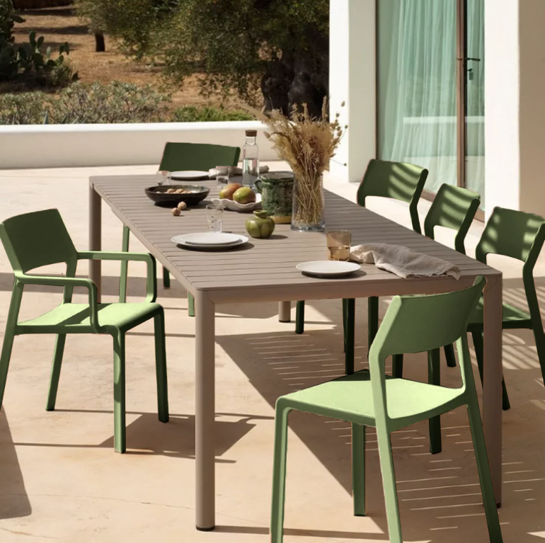 BÀN NHỰA NHẬP KHẨU Tevere 210 Extensible