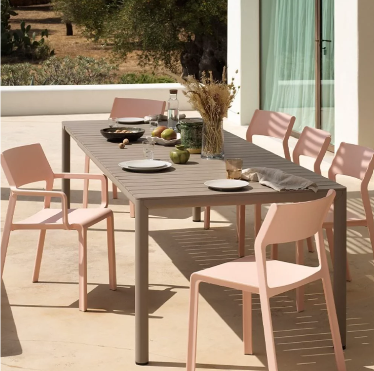 BÀN NHỰA NHẬP KHẨU Tevere 210 Extensible
