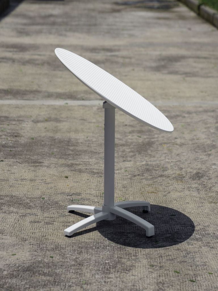 BÀN MẶT NHỰA - CHÂN KIM LOẠI GẬP GỌN