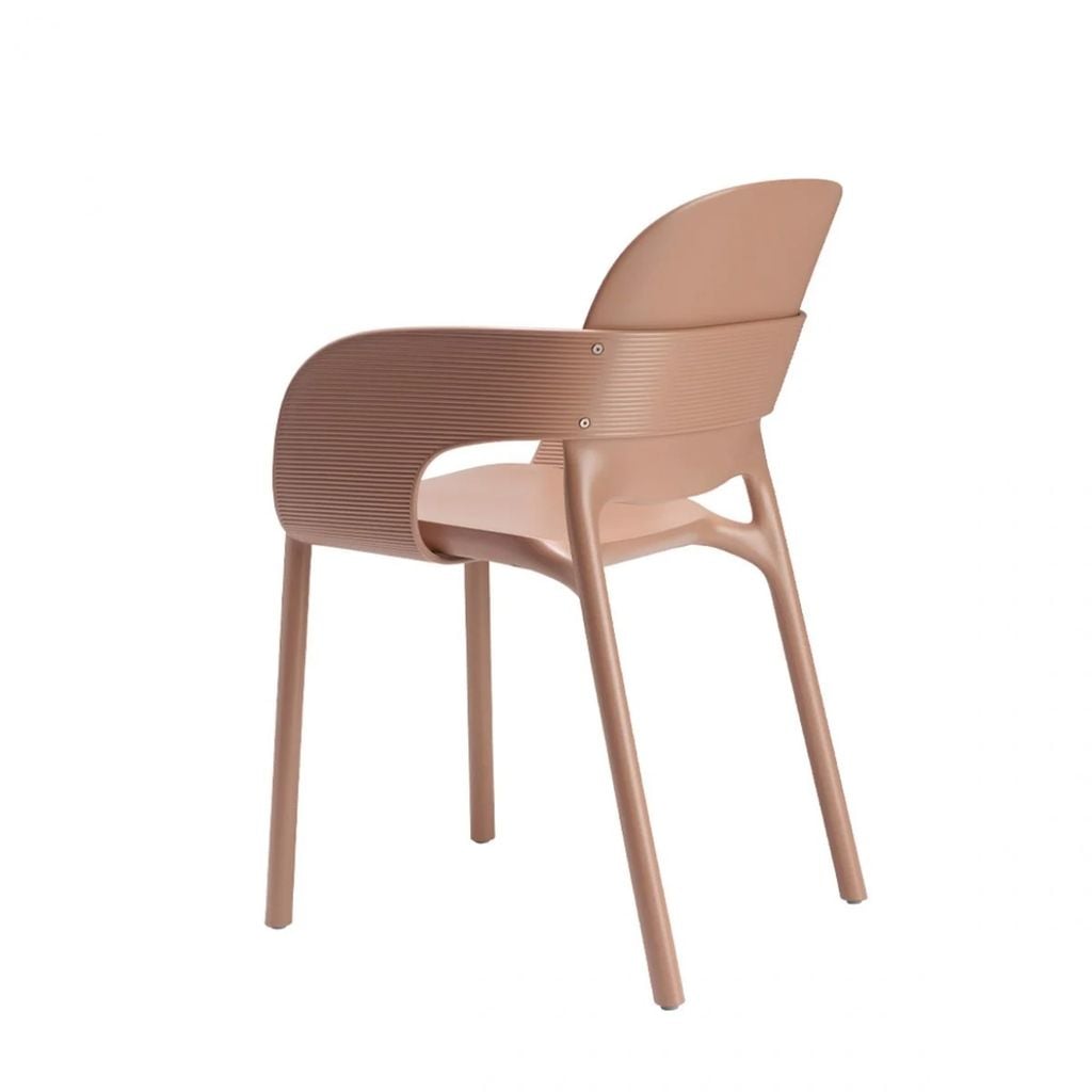 GHẾ NHỰA NHẬP KHẨU HUG ARMCHAIR