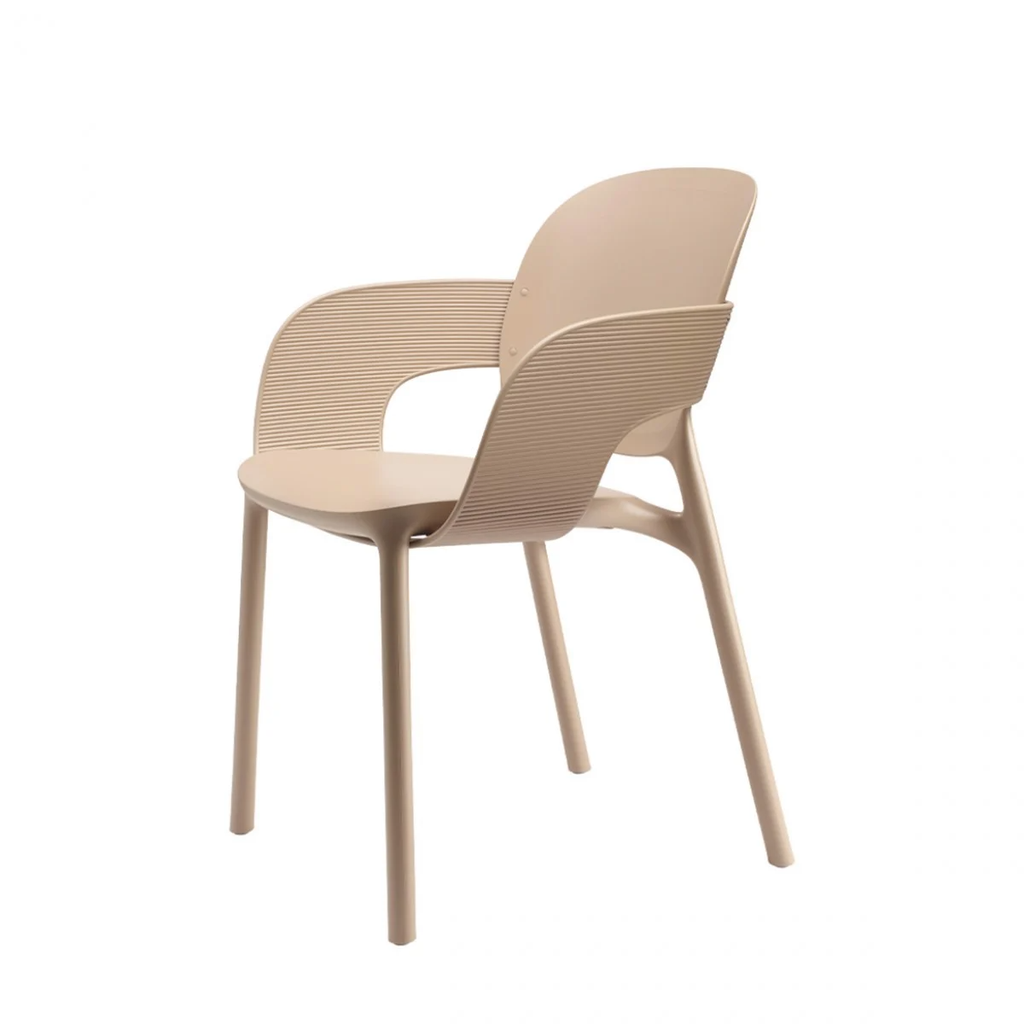 GHẾ NHỰA NHẬP KHẨU HUG ARMCHAIR
