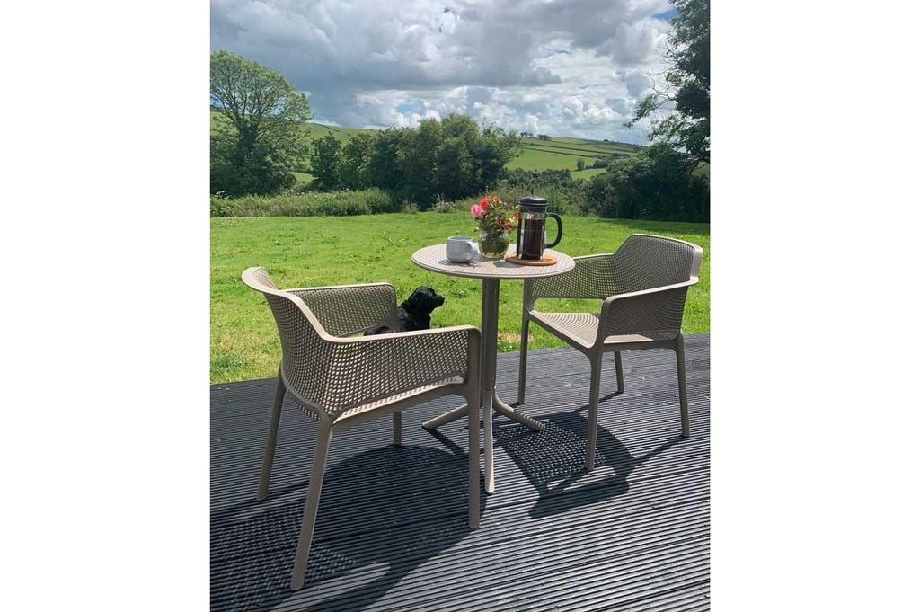 Bộ bàn 2 ghế nhập khẩu ngoài trời Step - Net Chair