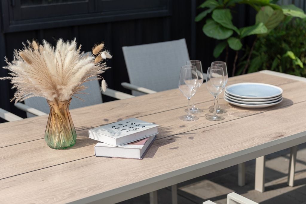 Bộ Bàn Ghế Ăn Urbanite 8-seater Dining