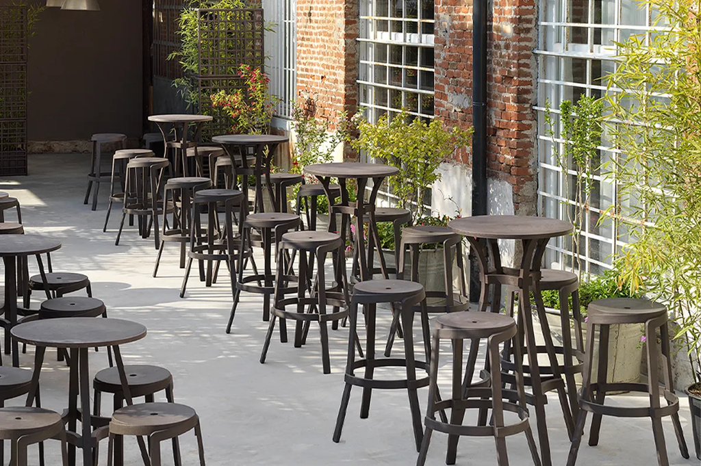 BÀN NHỰA NHẬP KHẨU COMBO 60