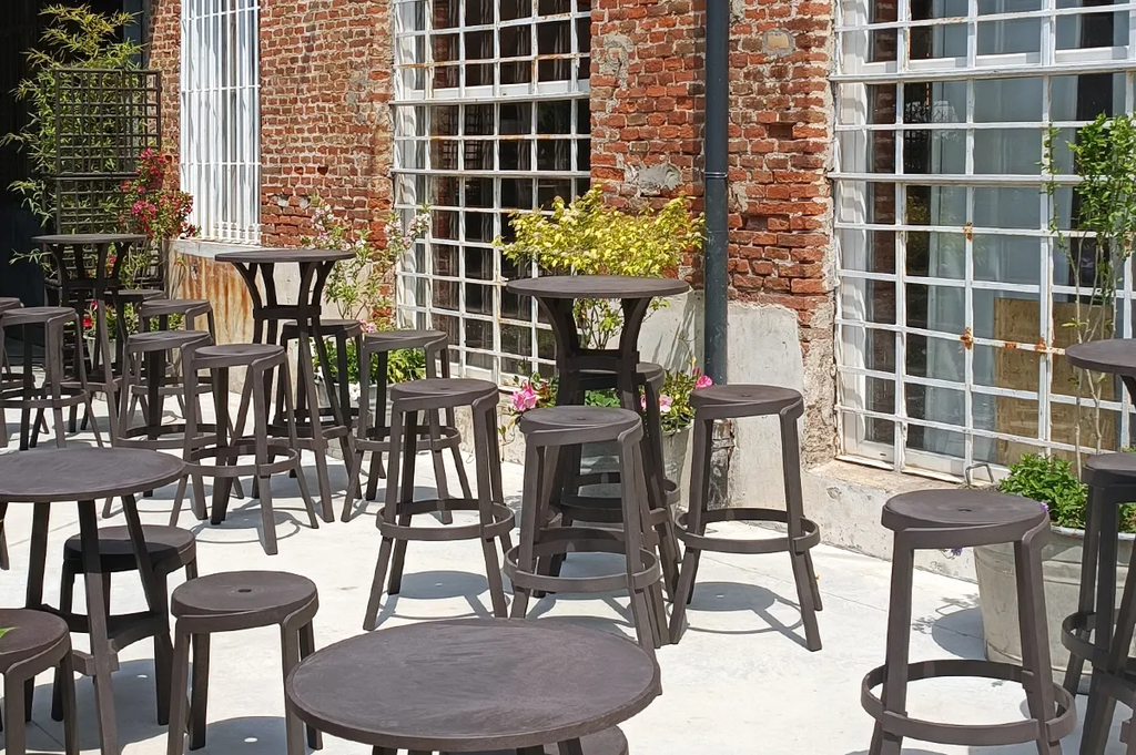 BÀN NHỰA NHẬP KHẨU COMBO 60