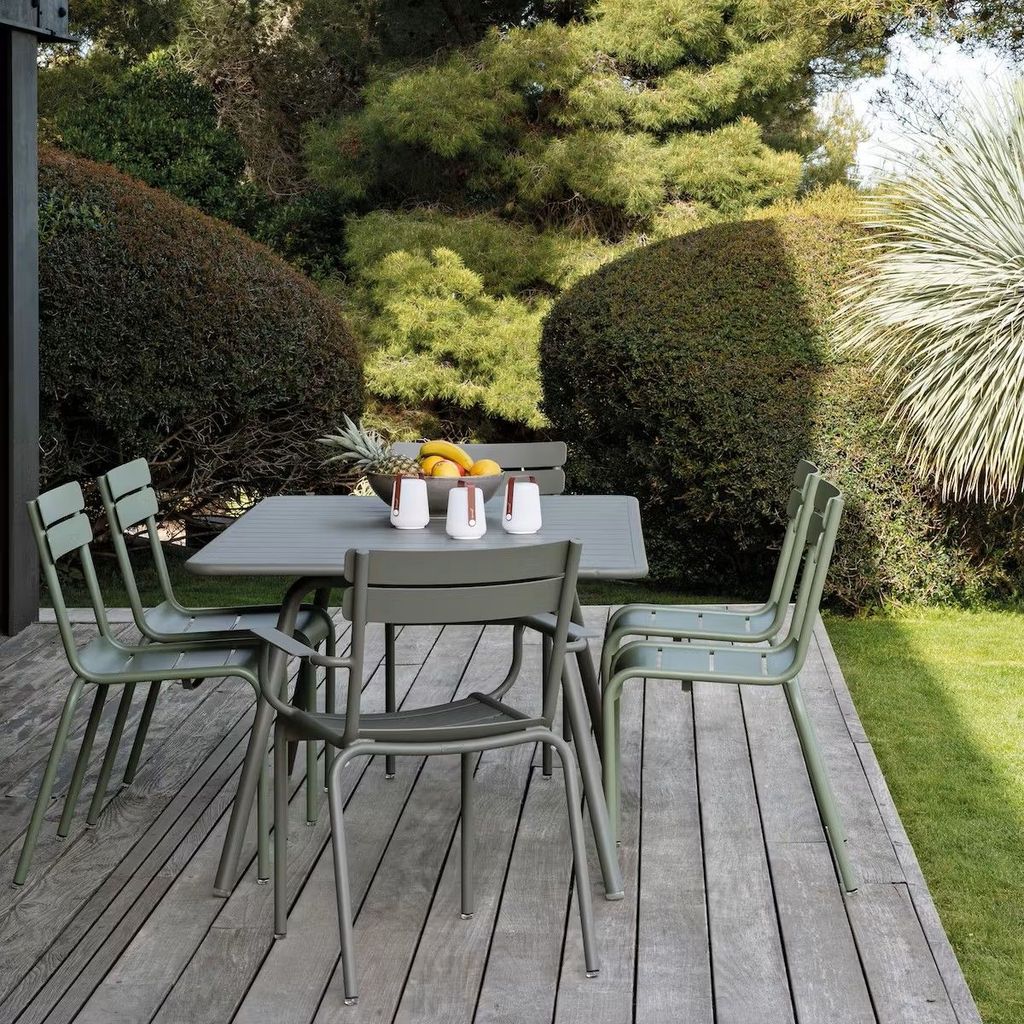 LUXEMBOURG Table 165X100