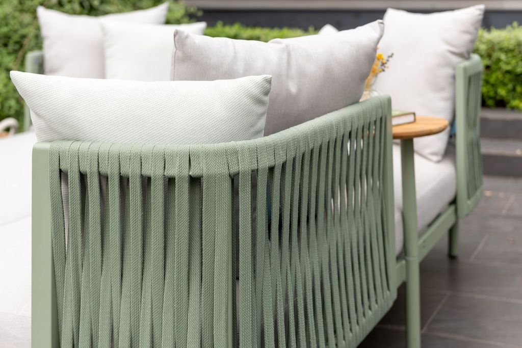 Mica Daybed