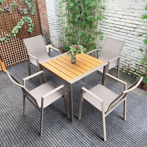  Bộ bàn ghế composite nhập khẩu ( 1 bàn và 4 ghế) 