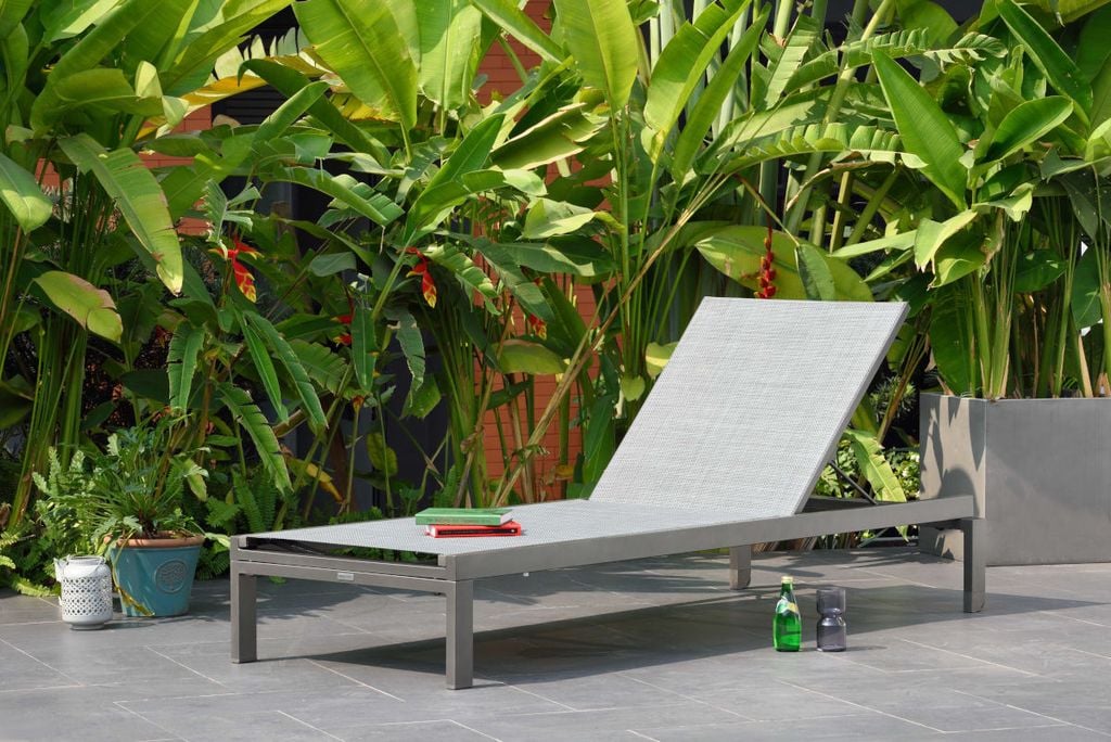 Ghế tắm nắng Solana