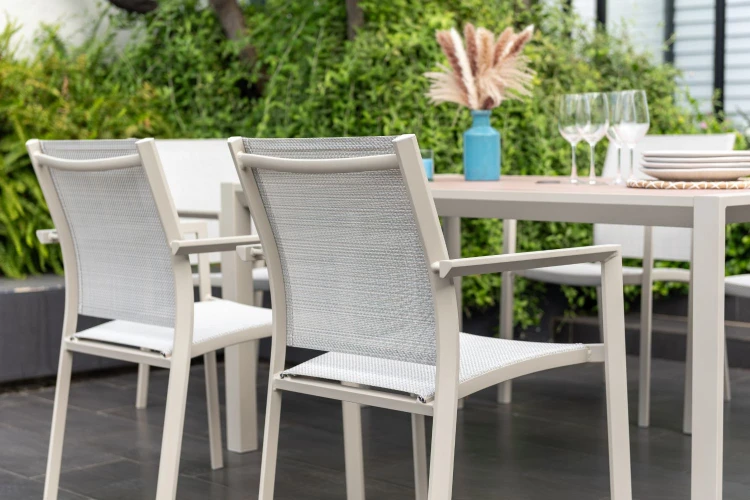 Bàn chữ nhật Urbanite