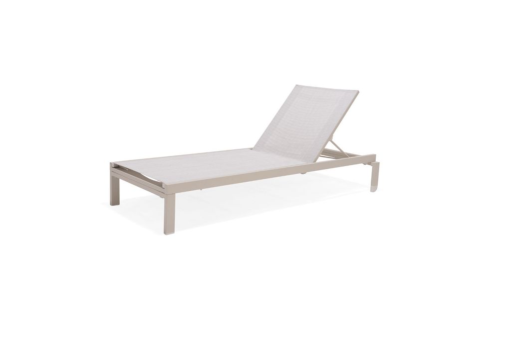 Ghế tắm nắng Urbanite Stacking Wheel Lounger