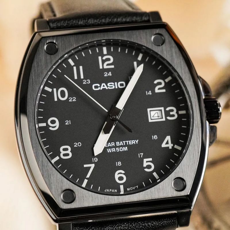 CASIO スタンダード MTP-E715L-1AVDF 海外モデル ブラック CASIO スタンダード MTP-E715L-1AVDF 海外モデル ブラック