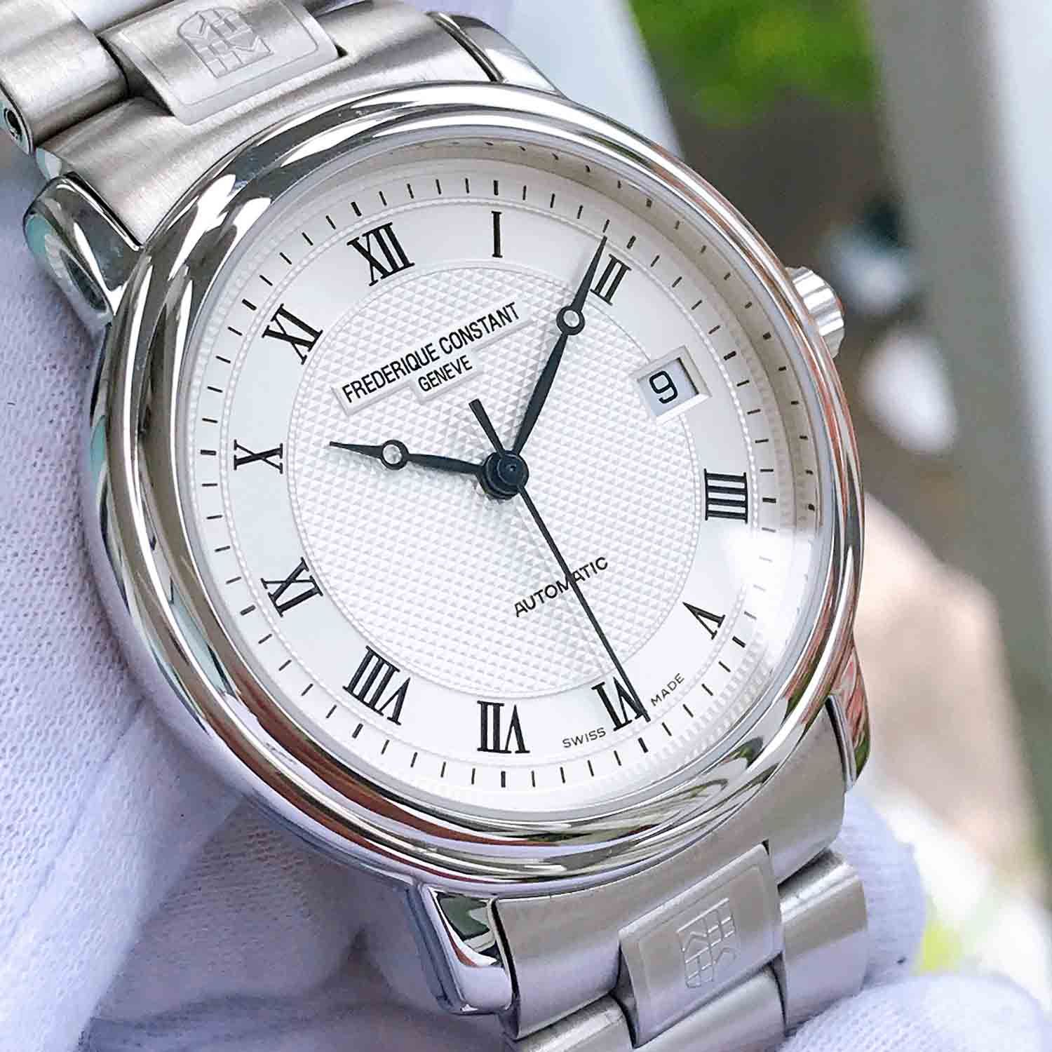 Frederique Constant FC-303MC3P6B: Đồng hồ sang trọng từ