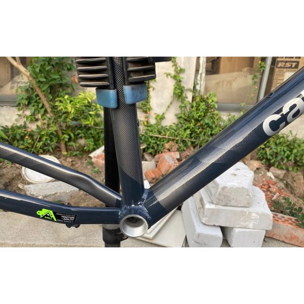  khung Cannondale màu xi măng xám đậm trail 7 27.5 inch trầy nhe 