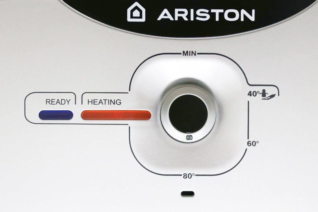 Bình nóng lạnh 30L Ariston AN2 30R 2.5 FE