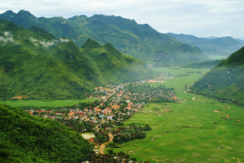 Tour Sơn La: Hà Nội - Bản Lác - Bản Văn - Chợ Mai Châu | 2 ngày 1 đêm