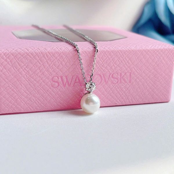  Matrix pendant Crystal pearl, Round cut, White, Rhodium plated 