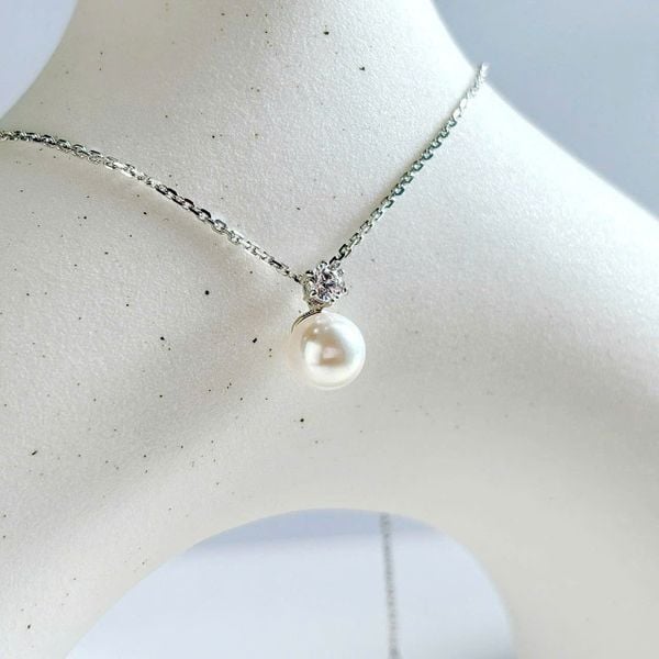  Matrix pendant Crystal pearl, Round cut, White, Rhodium plated 