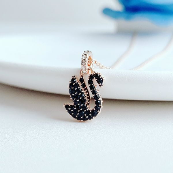  Swarovski Swan pendant Swan, Small, Black, Rose gold-tone plated 