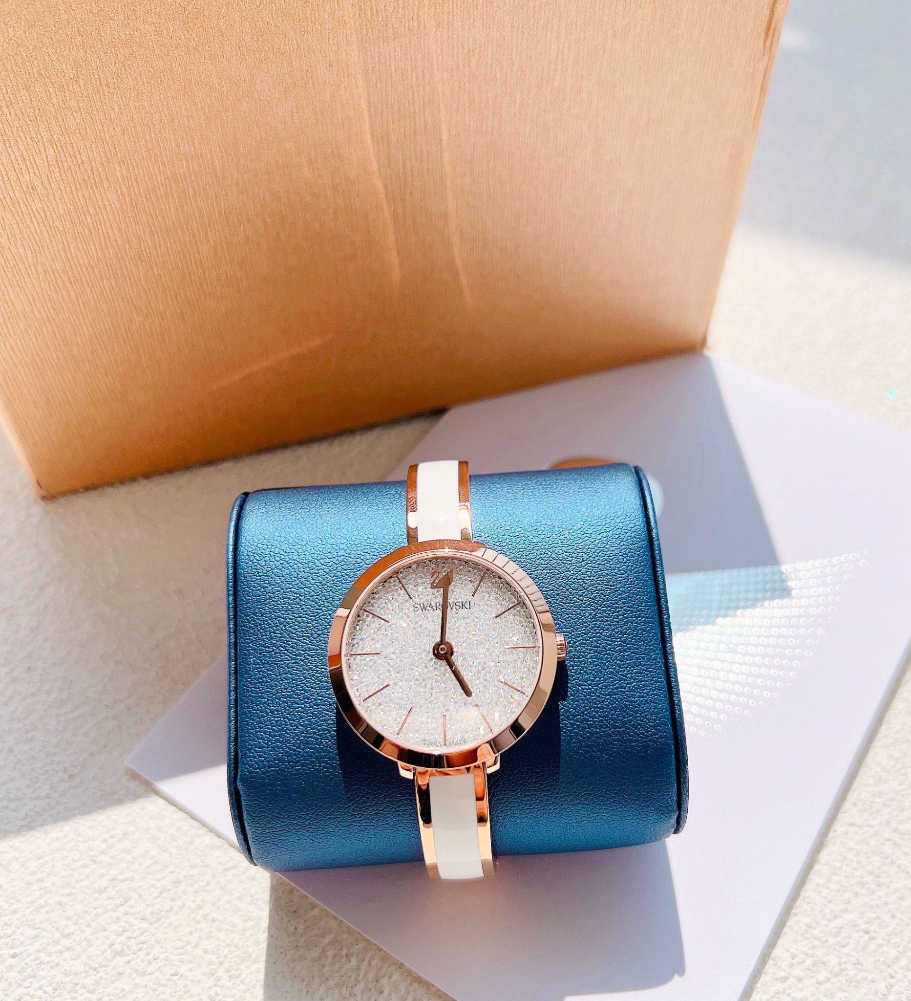  Đồng hồ Swarovski Crystalline màu trắng - Swarovski Crystalline Delight watch Swiss Made, Metal bracelet, White, Rose gold-tone finish 