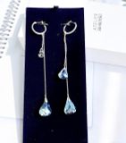  Khuyên tai Swarovski Spirit màu xanh đeo nhiều kiểu - Swarovski Spirit Hoop Pierced Earrings Aqua, Rhodium plated 