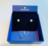  Birthstone stud earrings Round cut, August, Green, Rhodium plated 