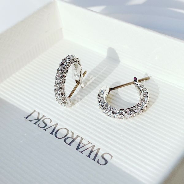  Khuyên tai Swarovski Stone cong ôm tai màu trắng - Swarovski Stone hoop earrings Pavé, Small, White, Rhodium plated 
