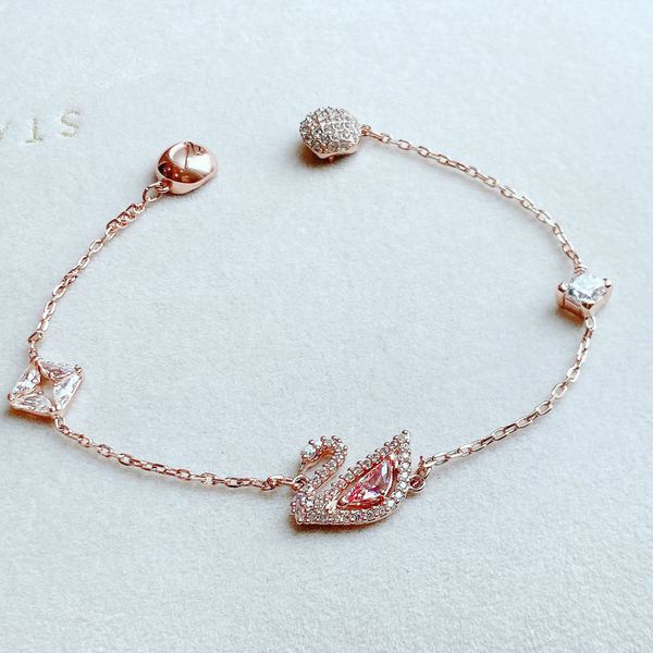  Lắc tay Swarovski dazzling hồng size S - Dazzling Swan bracelet Magnetic closure, Swan, Pink, Rose gold-tone plated 