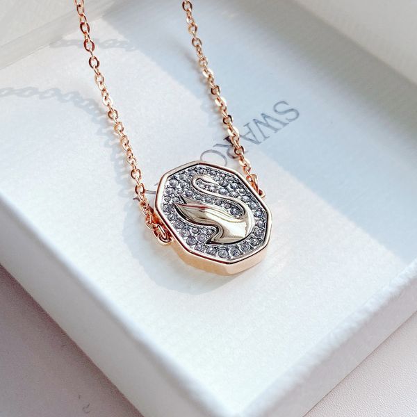  Lắc mặt khắc Swarvoski thiên nga màu rose - Swarovski Signum Crystal Rose gold-tone plated Bracelet 