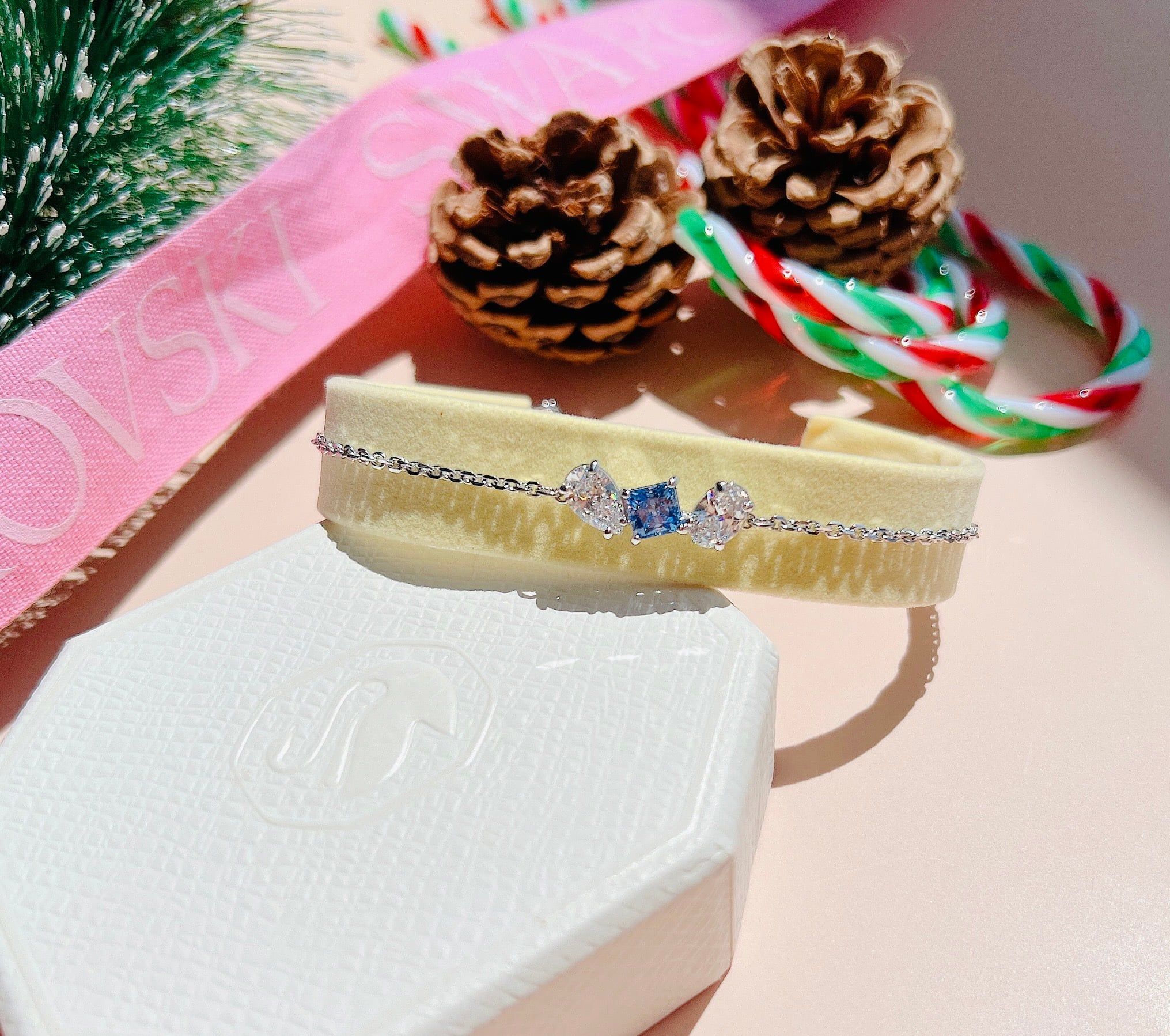  Lắc tay Swarovski Mesmera màu trắng - xanh dương - Swarovski Mesmera bracelet Mixed cuts, Blue, Rhodium plated 