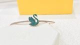  Lắc tay Swarovski thiên nga tung cánh new màu xanh lá - Swarovski Iconic Swan bangle Swan, Green, Rose gold-tone plated 
