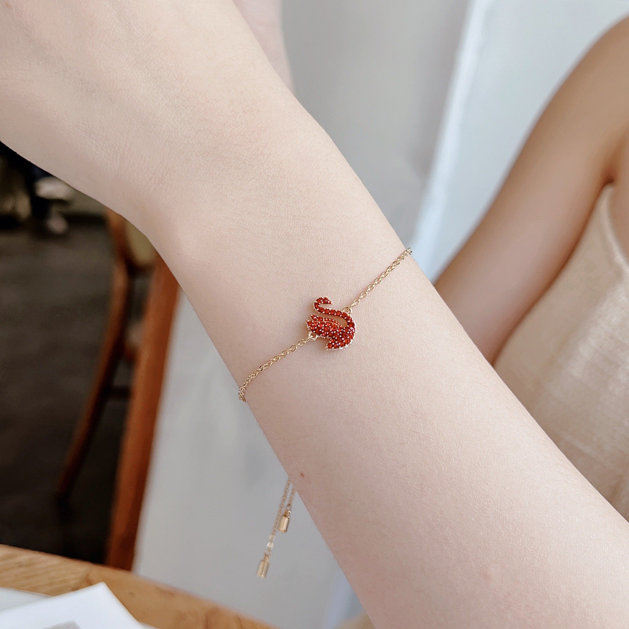 Swarovski Iconic Swan bracelet Swan, Small, Red, Gold-tone