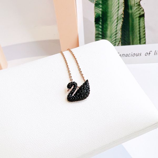  Dây chuyền thiên nga đen nhỏ mạ vàng hồng - Swan pendant Swan, Small, Black, Rose gold-tone plated 