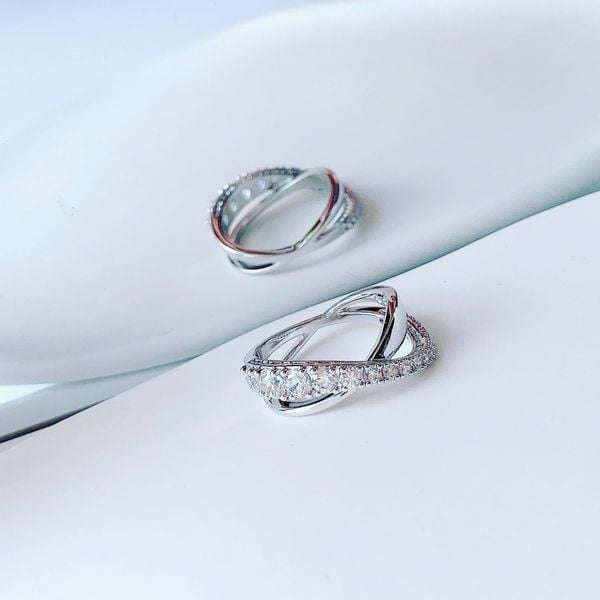  Hyperbola ring Round cut, White, Rhodium plated - Size 52 