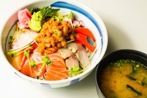 海鮮納豆丼 / Sashimi & Fremented Soybean Rice Bowl | Hải Sản & Đậu Tương Lên Men