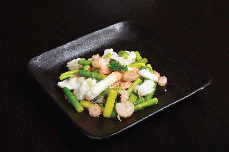 /海鮮炒め/Fried mix seafood & Asparagus | Hải sản tổng hợp xào với măng tây