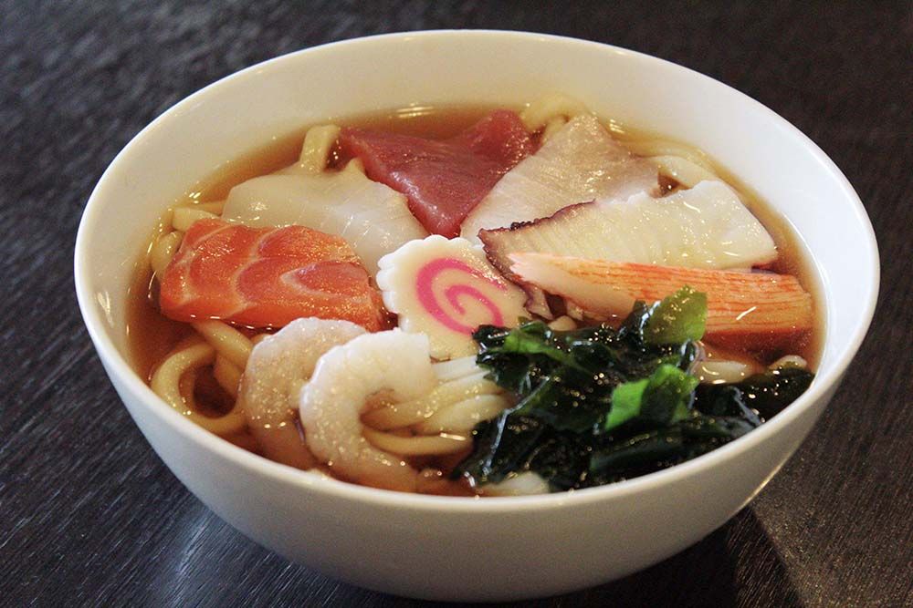 海鮮　うどん・そば/ Hot udon, soba with seafood | Udon,soba nóng với hải sản tổng hợp