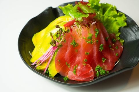 海ぶどうとびっこサラダ / Seaweed Grapes & Flying Fish Roe Salad | Cá Ngừ & Bơ Quả