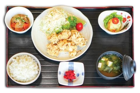 鶏唐揚げ	/ Fried chicken | Gà lăn bột chiên