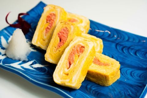 明太子卵焼き / Rolled Omelet With Cod Roe | Trứng Gà Cuộn Trứng Cá Tuyết Chiên