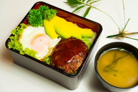 ロコモコ丼/ Hamburger With Omelet Rice Bowl | Cơm Hamburger Trứng Ốp La