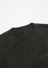Áo phông nam Garment Dye có túi form boxy (đen xám)