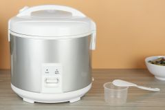 Nồi cơm nắp gài 1.8 lít Panasonic SR-MVN18LRAX