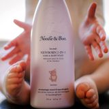  Sữa tắm gội cho bé Noodle & Boo 2-in-1 newborn hair & baby body wash lavende 16Oz 473ml 