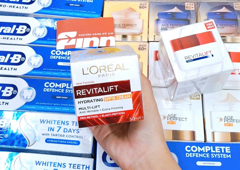 Kem dưỡng da chống nắng L'Oréal Paris Revitalift Hydrating Day Cream SPF 15 50mL