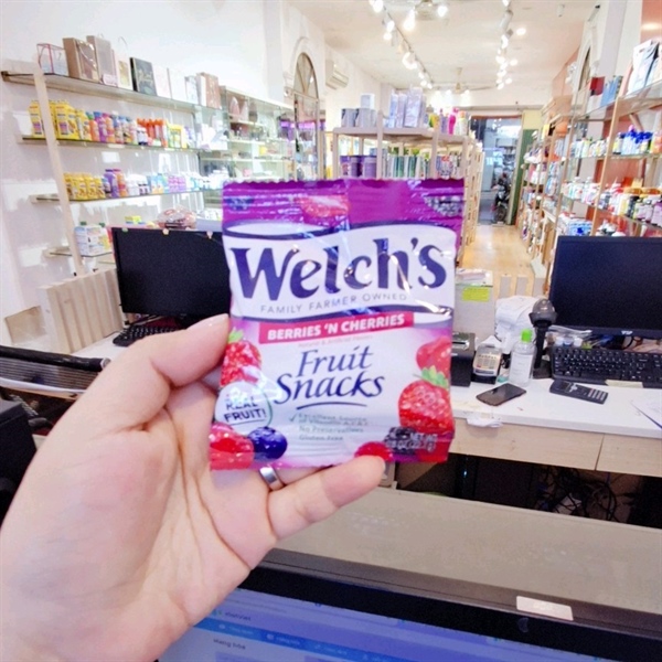  Tách lẻ Welch's Fruit Snacks Berries 'n Cherries 0.8Oz 22,7g 