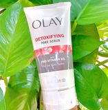  Sữa rửa mặt tẩy da chết Olay Regenerist Detoxifying Pore Scrub Face Wash 5Oz 150ml 