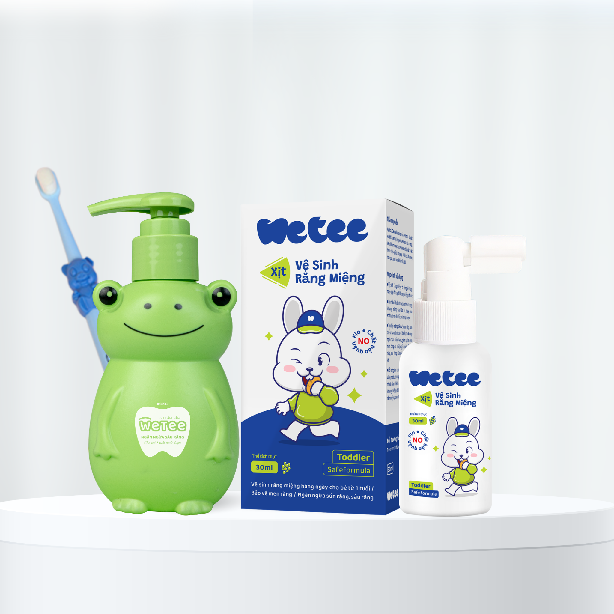  Combo Hành Trình Xanh To gồm: 1 Xịt Vệ Sinh Răng Miệng Wetee 50ml và 1 Gel Đánh Răng 100ml Cho Bé Từ 1 Tuổi Tặng Bàn Chải Lông Mềm Hình Đáng Yêu Cho Bé 