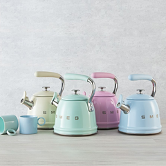 Ấm đun từ thổi sáo SMEG CKLW2001PB màu xanh da trời
